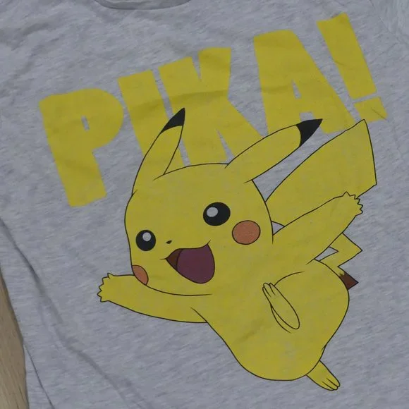 Pokemon 2016 Bioworld Europe Pikachu Pika Grey Small T-Shirt - Picture 4 of 5